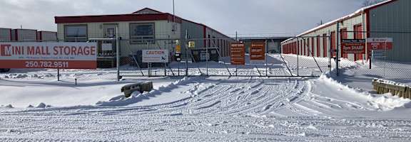 the building in which the motel is located in the snow